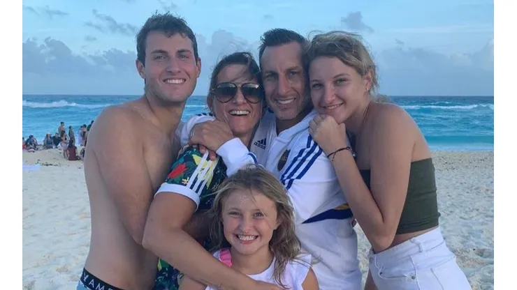 La familia Giménez completa es de Cruz Azul.