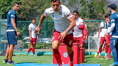 Cruz Azul cerrará su preparación en La Noria esta mañana para viajar a Torreón en la tarde.