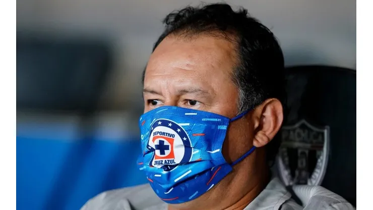 Juan Reynoso durante el partido ante el Pachuca