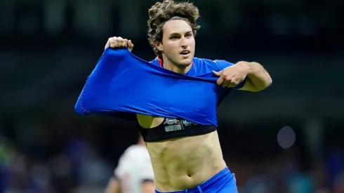 Santiago Giménez anotó el tercer tanto de Cruz Azul