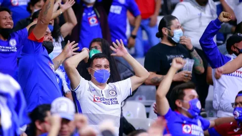 Aficionados de Cruz Azul ante el Toluca