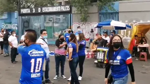 La afición de Cruz Azul volvió al estadio.