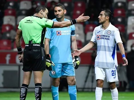 ¿Por qué el árbitro no fue a revisar el VAR en el segundo penal?