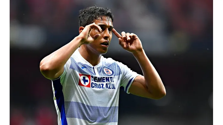 Romo podría salir de Cruz Azul.