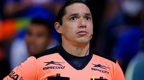 Óscar Macías "le quitó" un gol a Jonathan Rodríguez