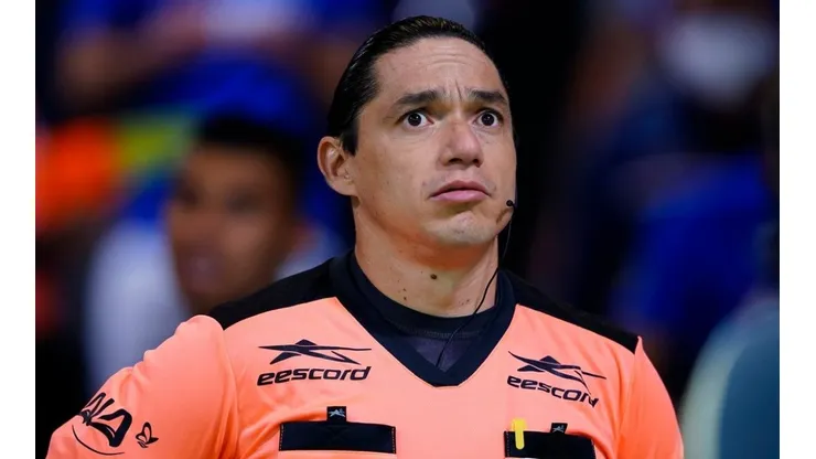 Óscar Macías "le quitó" un gol a Jonathan Rodríguez