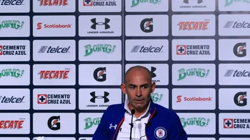 Jémez en una conferencia con Cruz Azul