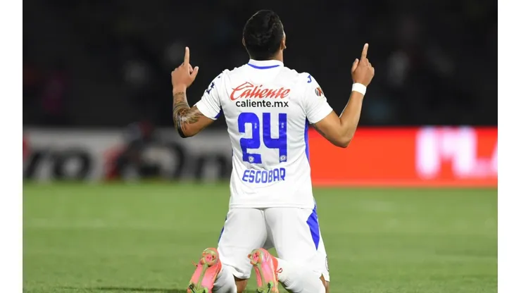Juan Escobar es de lo más destacado de Cruz Azul.