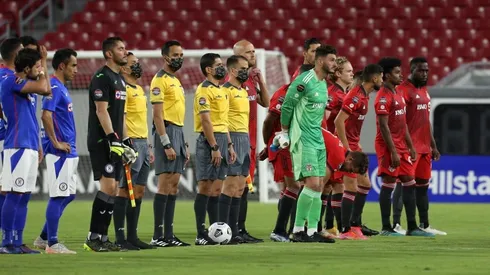 Cruz Azul y Toronto se enfrentan esta noche.