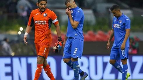 Corona y Aguilar siguen en un limbo contractual