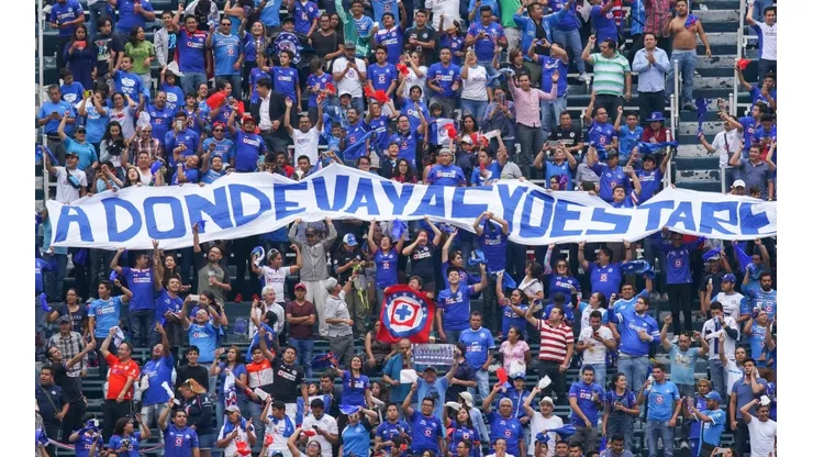 Cruz Azul y Morelia cerraron el estadio Azul.