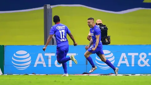 Cruz Azul empató con América y sigue como líder de la Liga MX.