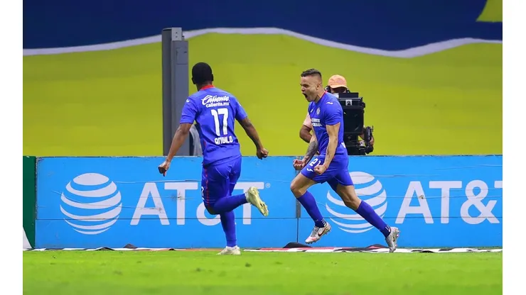 Cruz Azul empató con América y sigue como líder de la Liga MX.