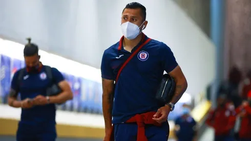 El Cata Domínguez en su llegada al Azteca