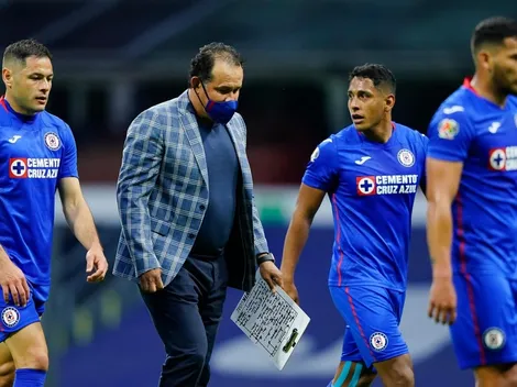 Cruz Azul repite con uniforme de local para el Clásico Joven