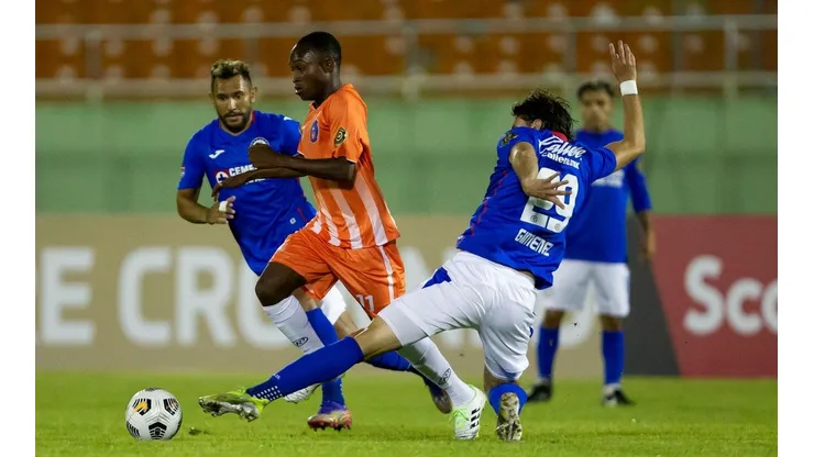 Cruz Azul y Arcahaie se enfrentan esta noche.