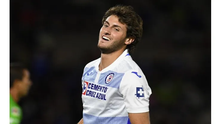 Santiago Giménez durante el Guardianes