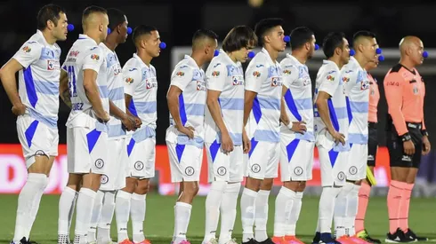 Cruz Azul presenta un par de cambios en su convocatoria de este sábado.