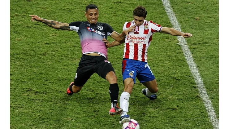 Cruz Azul y Chivas se enfrentan este sábado.