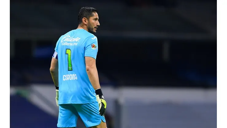 Corona renovará contrato con Cruz Azul.