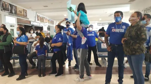 Aficionados recibieron a Cruz Azul en Juárez