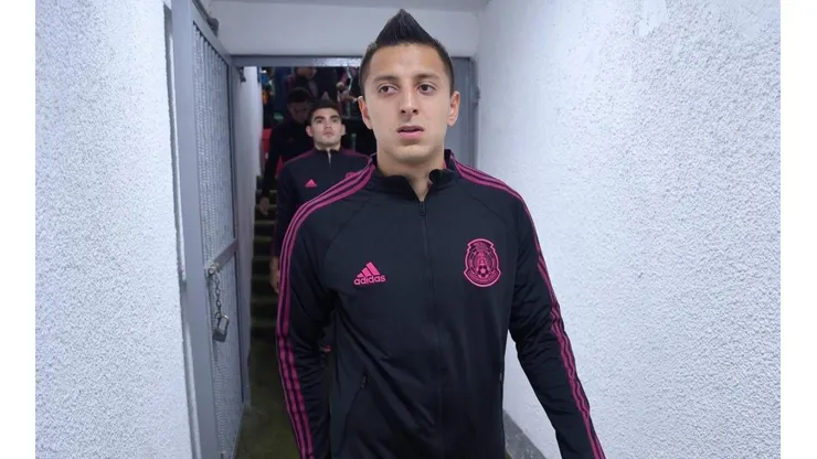 Roberto Alvarado con la Selección de México