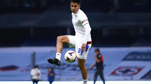 Guillermo Fernández en un partido con Cruz Azul