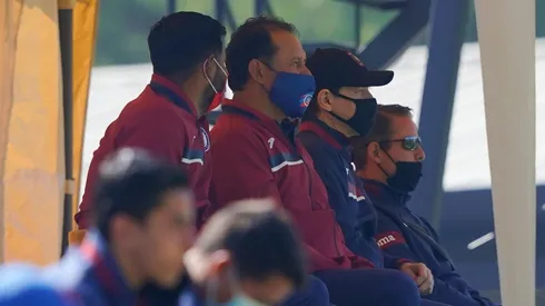 El cuerpo técnico de Cruz Azul se complicó.