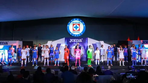 Cruz Azul y sus camisetas más lindas de la historia.