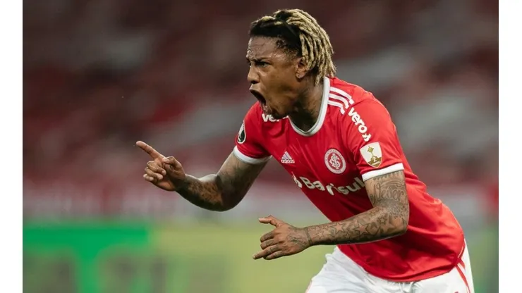 Abel Hernández en el Internacional de Porto Alegre