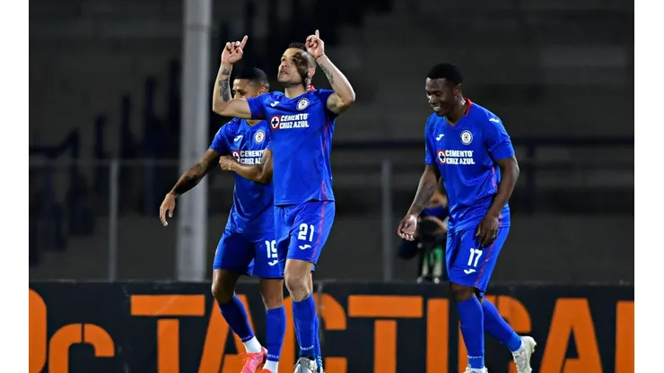 Cruz Azul festejó su buena fortuna.