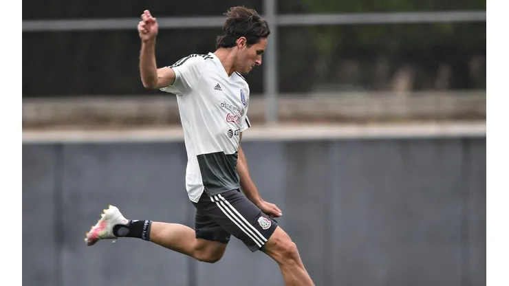 Santiago está lesionado en la actualidad.