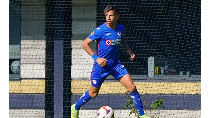 Pablo Ceppelini con la Sub 20 de Cruz Azul