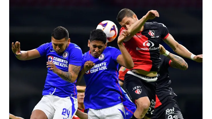 Cruz Azul y Atlas se enfrentan este sábado.