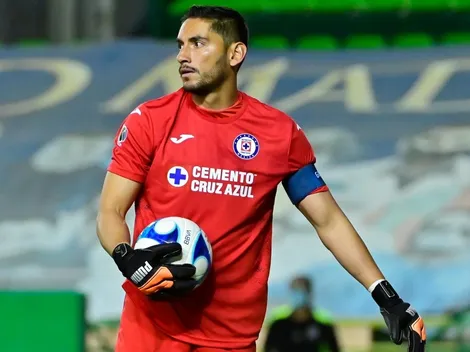 ¿Qué impide la renovación de Jesús Corona con Cruz Azul?