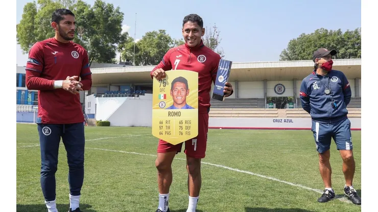 Luis Romo fue elegido jugador del mes.