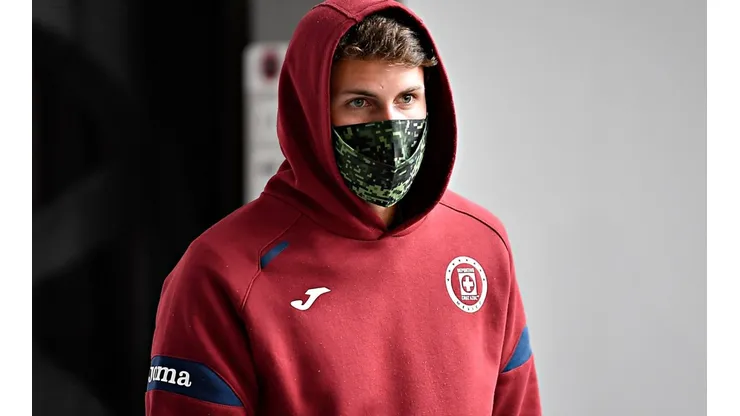 Santiago Giménez ha sido titular en seis partidos con Cruz Azul en el Guard1anes 2021.