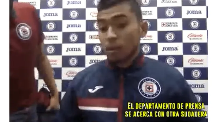 Orbelin Pineda en la rueda de prensa