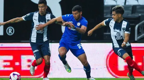 Juan Escobar en el duelo ante Monterrey