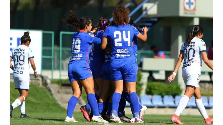 Cruz Azul Femenil durante el encuentro ante Pachuca
