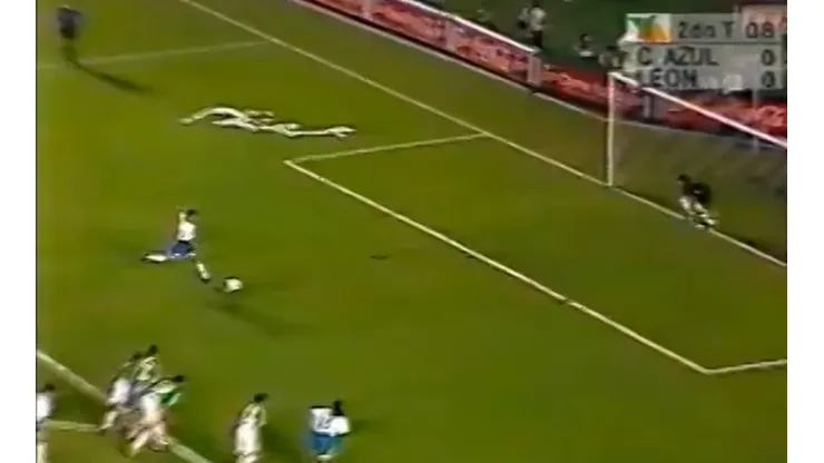 Emilio Fernando Alonso narró el partido de Ida de Cruz Azul vs. León en la Final de 1997.