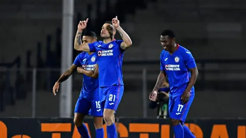 Jonathan Rodríguez celebra su tanto ante Pumas