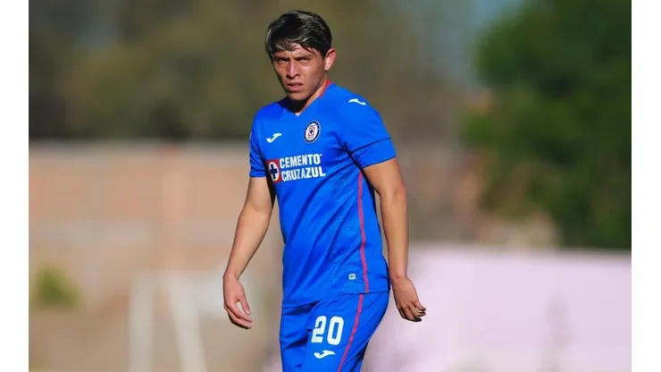 Alexis Gutiérrez con las fuerzas básicas de Cruz Azul