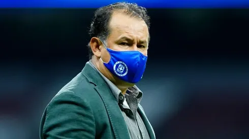 Juan Reynoso durante el partido ante el Mazatlán