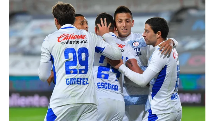Cruz Azul vestirá de blanco este sábado.