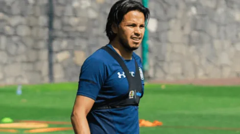 Jerry Flores durante su etapa como jugador de Cruz Azul