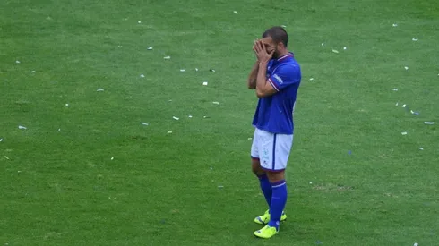 Emanuel Villa durante un partido con Cruz Azul