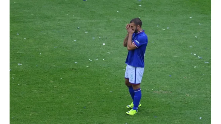 Emanuel Villa durante un partido con Cruz Azul