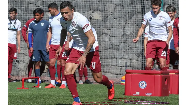 Domínguez ya regresó a entrenar.