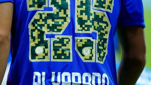 Roberto Alvarado en el duelo ante el Toluca